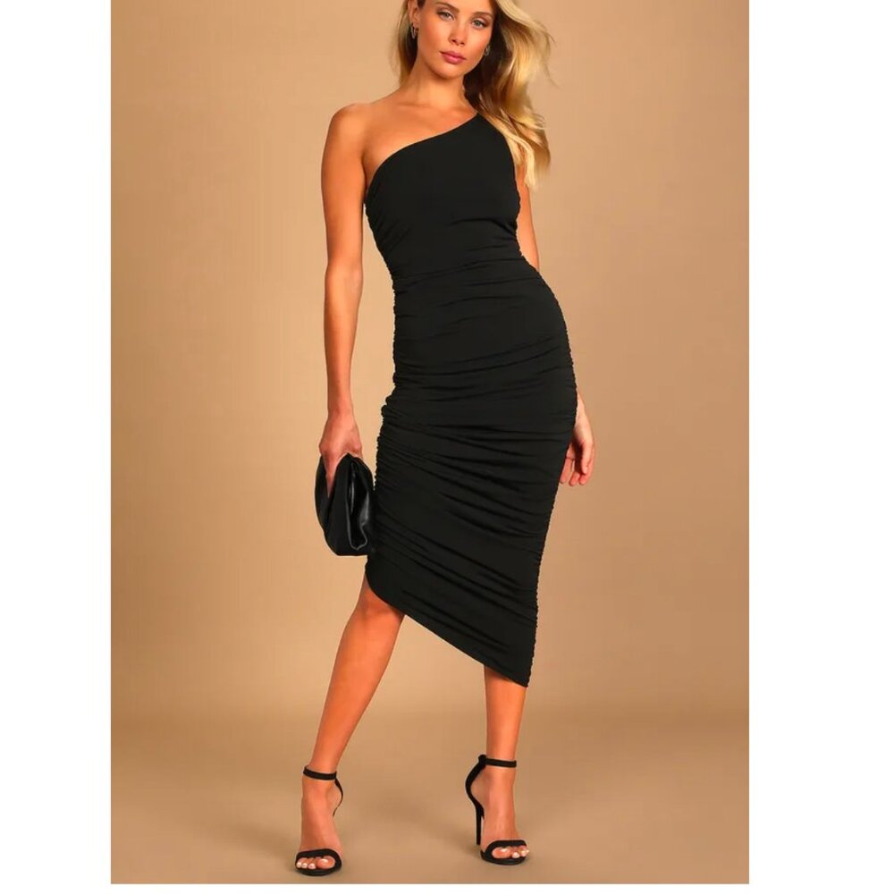 Lulus Ruched One-Shoulder Black Midi Dress